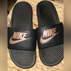 New Nike women’s BENASSI JDI Black Slide Sandals size 10 brand new